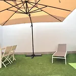 Апартаменты Malaga Lodge Apartments *