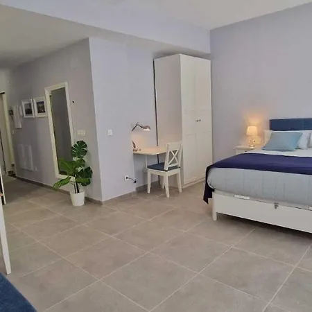 Malaga Lodge Apartments