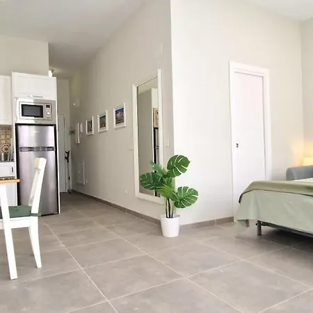 Malaga Lodge Apartments